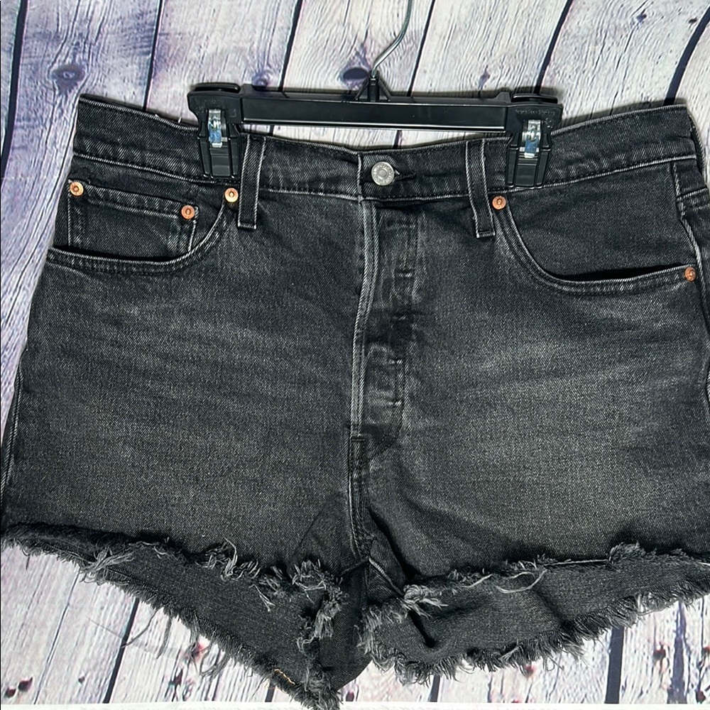 501® ORIGINAL FIT HIGH RISE WOMEN'S SHORTS

Black Denim Women's Shorts - Picture 10 of 16